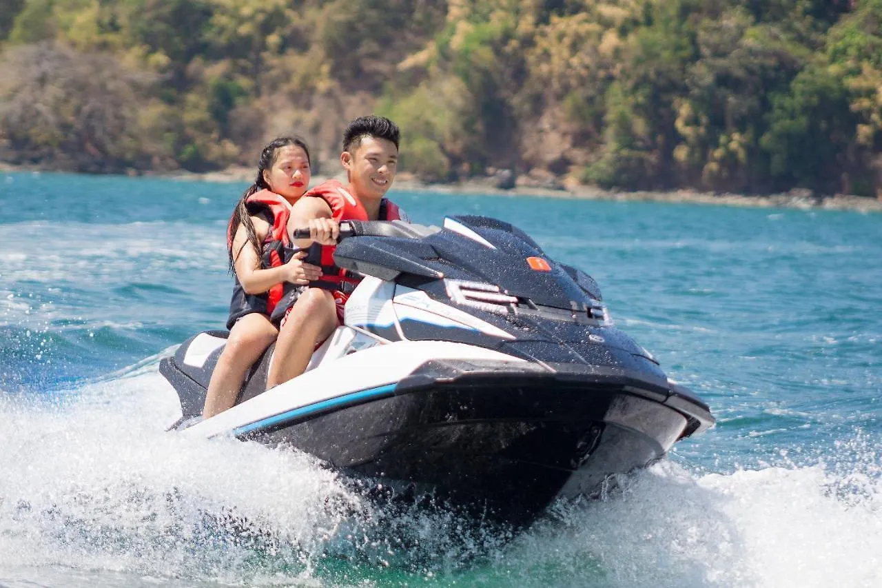 Resort Whiterock Beach Hotel And Waterpark Subic Bay
