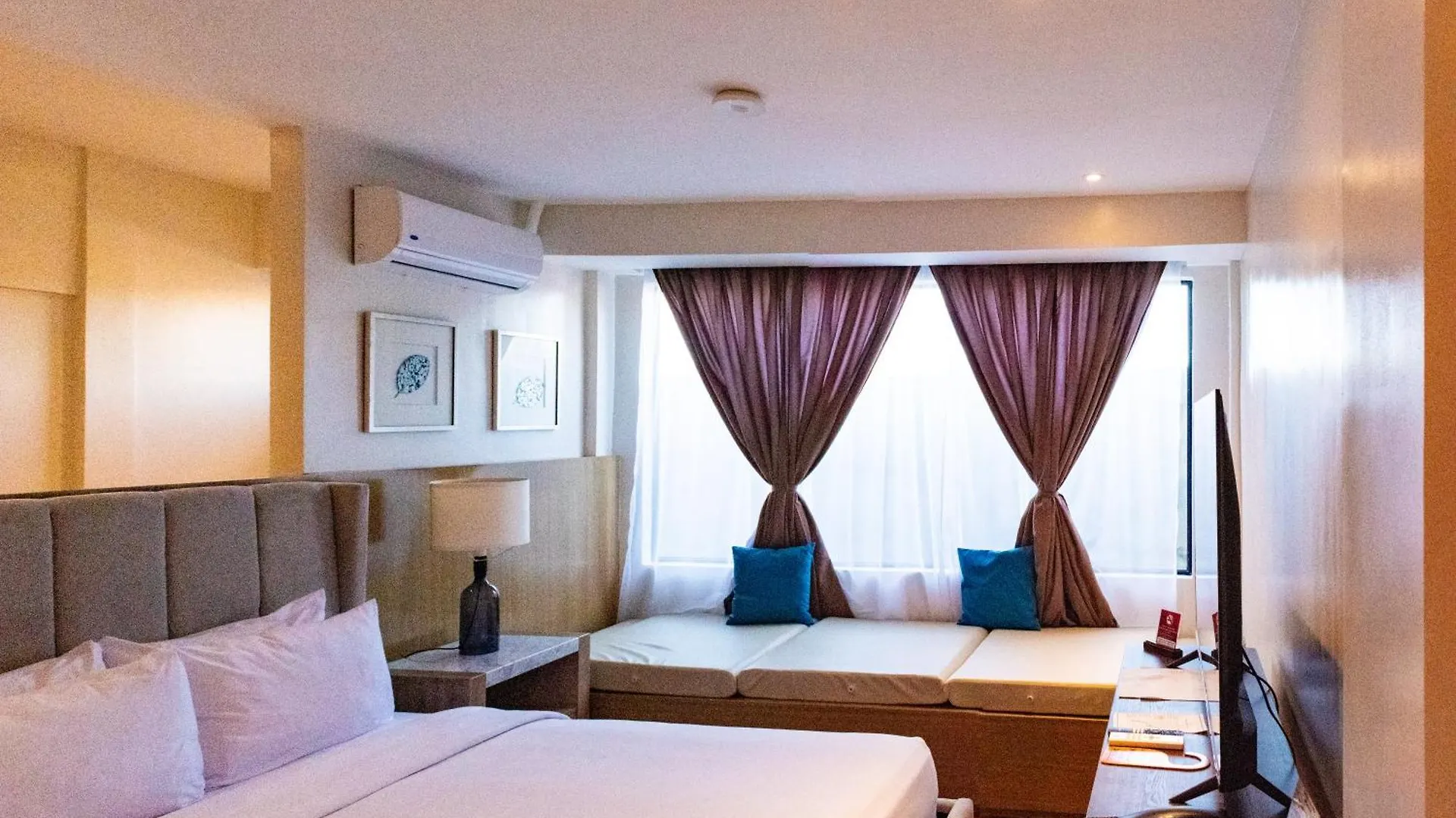 Resort Whiterock Beach Hotel And Waterpark Subic Bay
