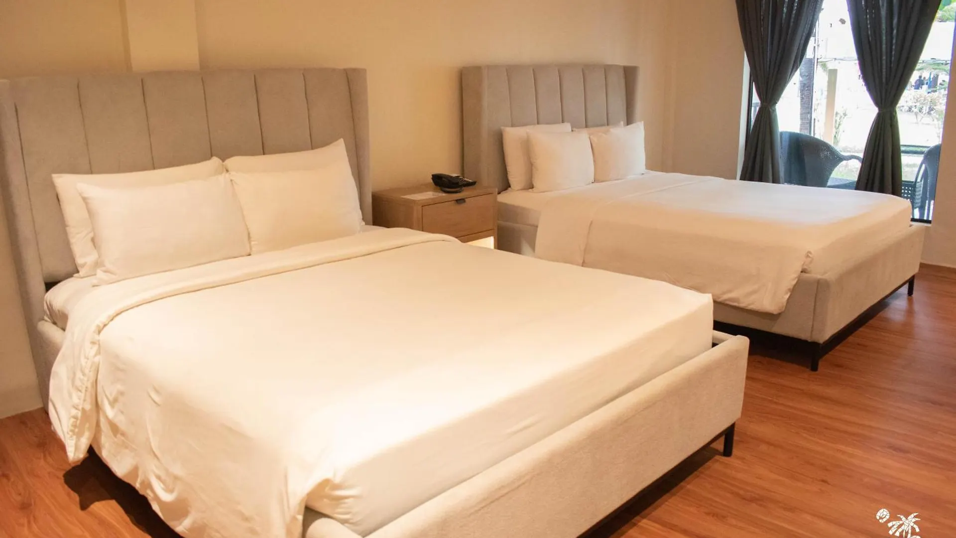 Whiterock Beach Hotel And Waterpark Subic Bay Philippines