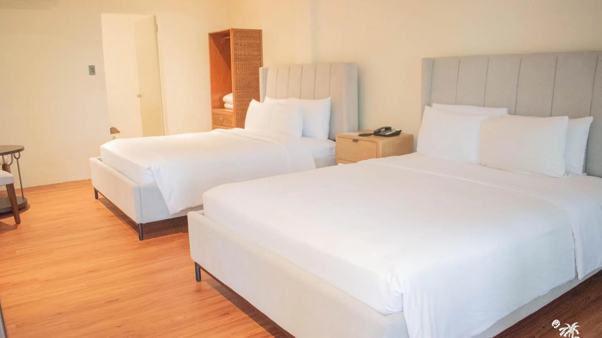 Whiterock Beach Hotel And Waterpark Subic Bay Philippines