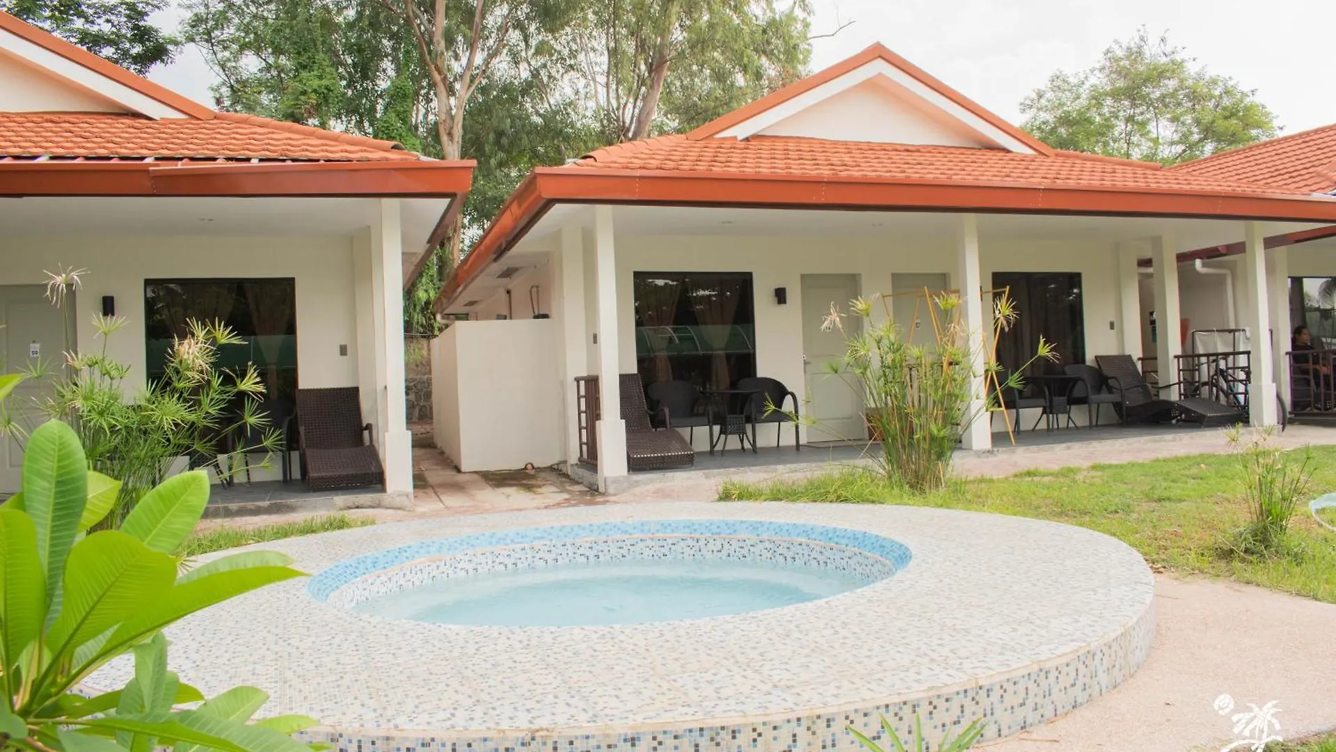*** Resort Whiterock Beach Hotel And Waterpark Subic Bay Philippines