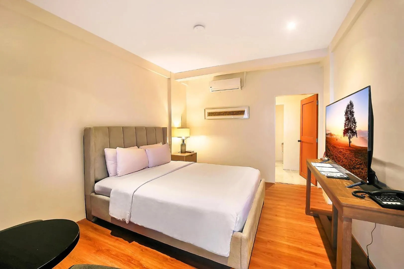 Whiterock Beach Hotel And Waterpark Subic Bay Resort