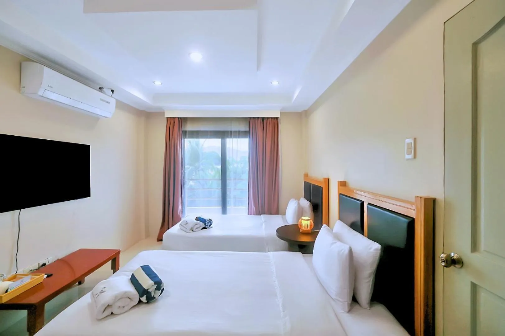Whiterock Beach Hotel And Waterpark Subic Bay