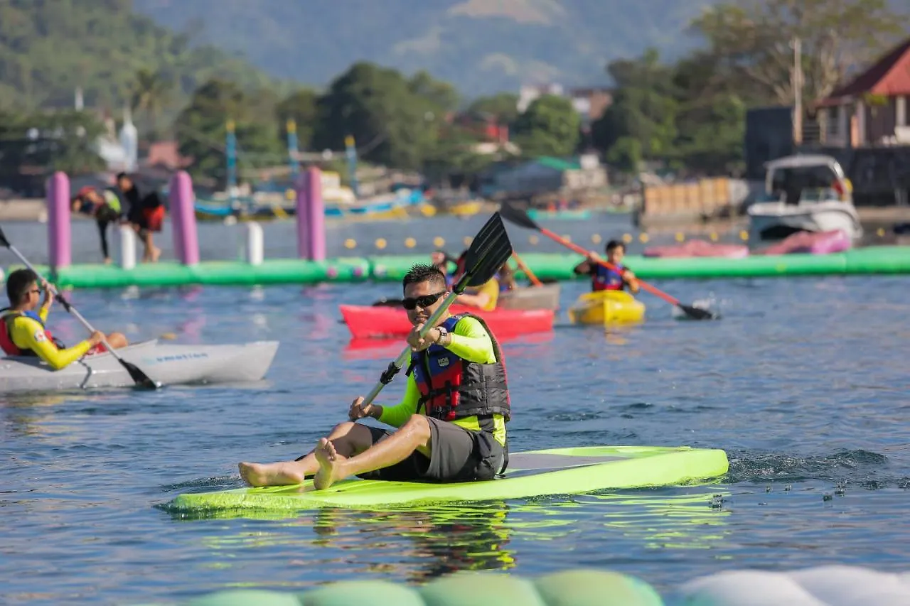 Whiterock Beach Hotel And Waterpark Subic Bay 3*,  Filipinler