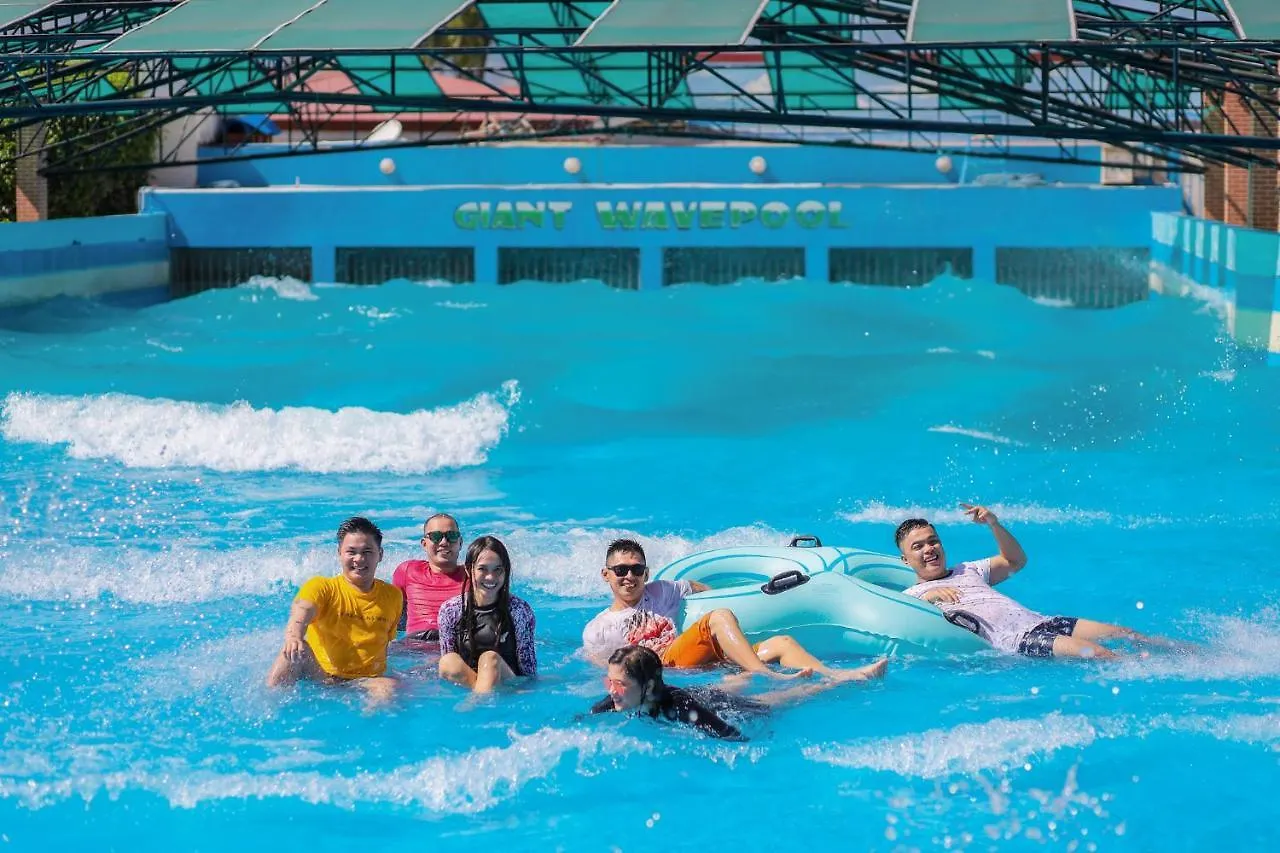 Whiterock Beach Hotel And Waterpark Subic Bay 3*,  Philippines