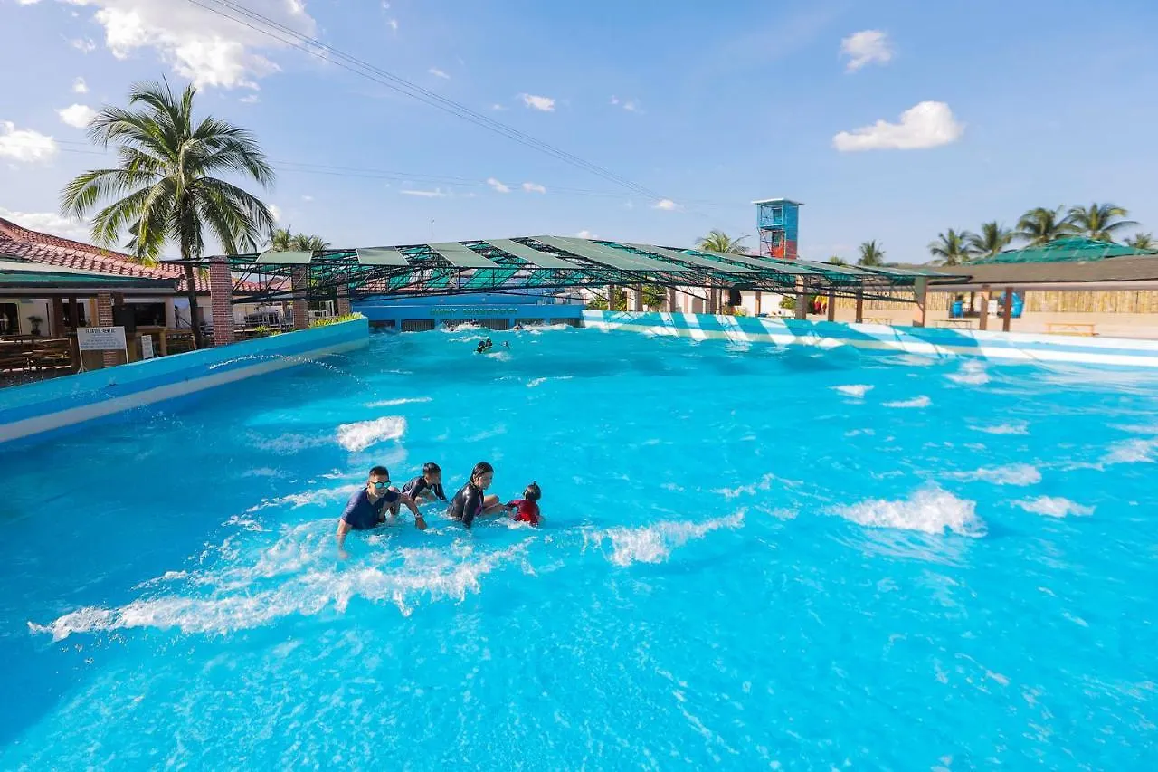 Whiterock Beach Hotel And Waterpark Subic Bay Resort