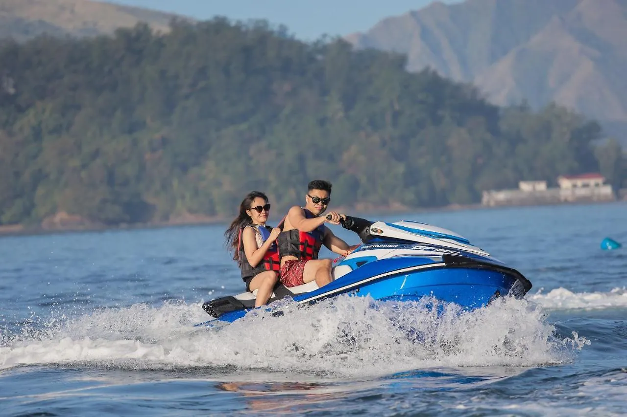 Whiterock Beach Hotel And Waterpark Subic Bay Filipinler